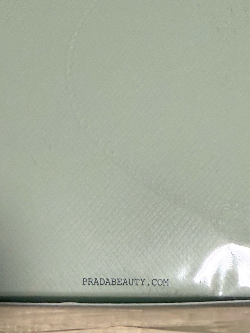Prada Les Infusions Vanilla Scented Candle! Smells amazing! 🤩 - Picture 4 of 4